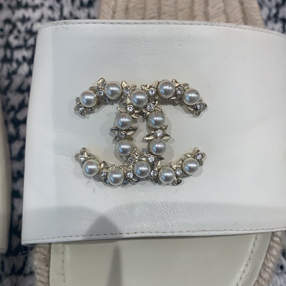 CHANEL. Slides. Size 361/2. Off - white. Beautiful!!!❤️ - Picture 3 of 8